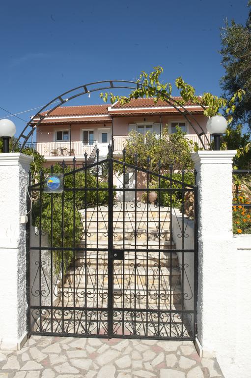 Maria'S Paradise Astrakeri Exterior photo