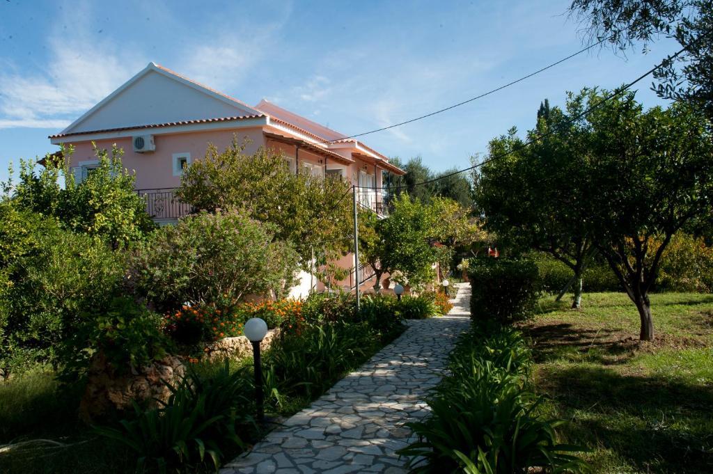 Maria'S Paradise Astrakeri Exterior photo